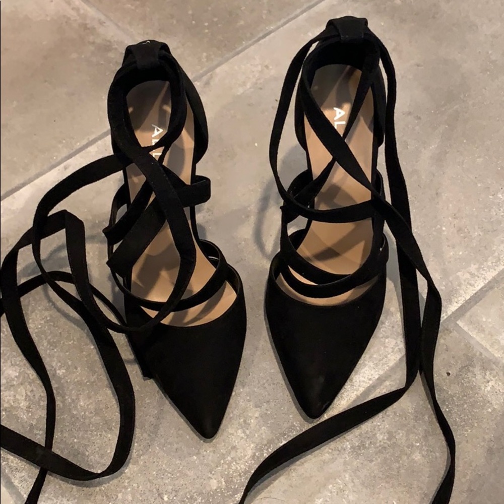 Suede Black Pointed Heels with Straps